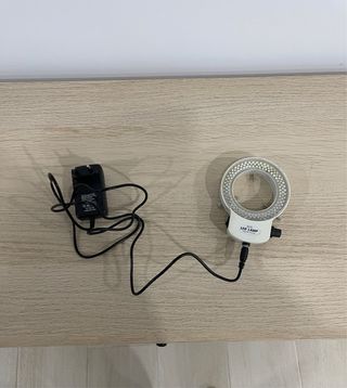 Microscopio Binocular con soporte.