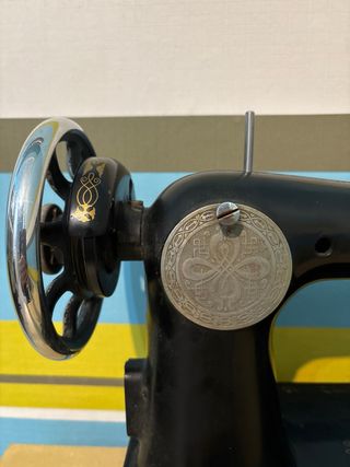 Máquina de coser Sigma antigua