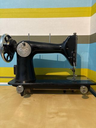 Máquina de coser Sigma antigua