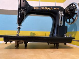 Máquina de coser Sigma antigua