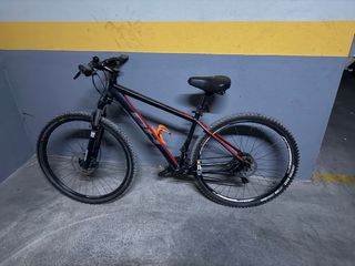 Bicicleta de Montaña BH Negra y Roja