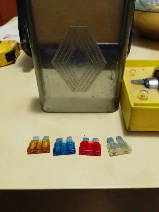 Bombillas y fusibles para coche