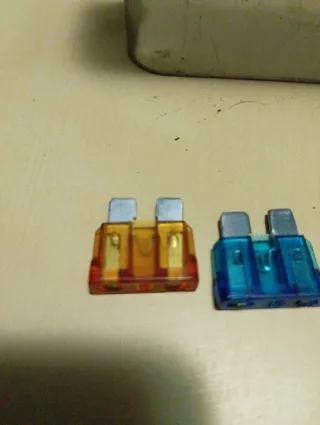 Bombillas y fusibles para coche