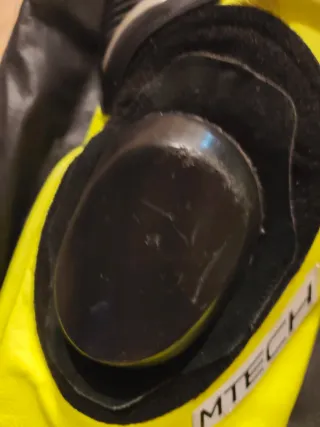 Mono de moto MTECH negro y amarillo talla 52.