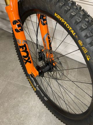 Yt Capra - Mullet - Carbono - Talla L -Fox Factory