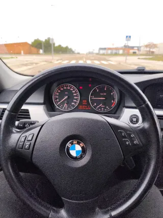 BMW 318d LCI