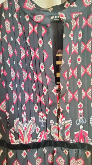 Vestido estampado negro y rosa