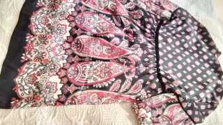 Vestido estampado negro y rosa