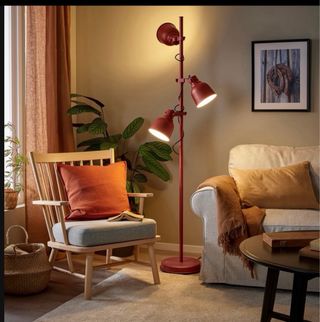 Lampada da terra IKEA HEKTAR rossa