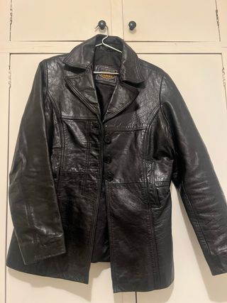 Chaqueta de piel cuero negra