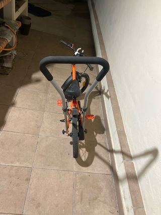Bicicleta niño B'TWIN 16” con ruedines y barra