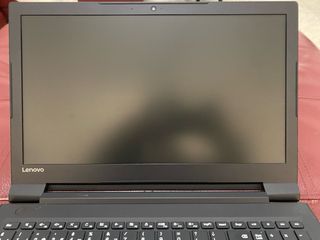 Portátil Lenovo V110-15IAP+Funda, Cargador y Mouse