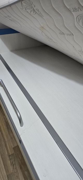 Cama doble con cajones