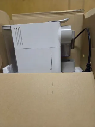 Cafetera Nespresso Lattissima One Blanca