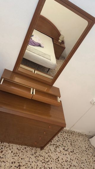 Muebles dormitorio madera marrón