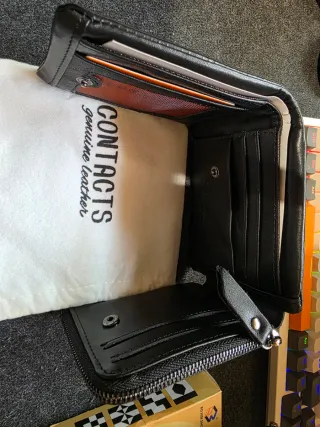 Cartera de cuero negra