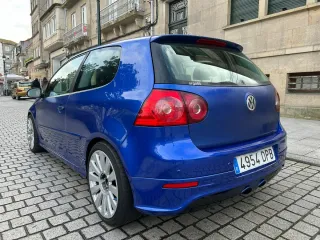 Volkswagen Golf R32