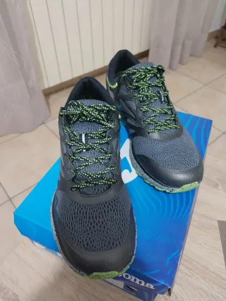 Sneakers Joma grigie e verdi