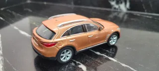 Maqueta Infiniti 1:43