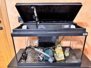 Acuario 50L con mesa y filtros