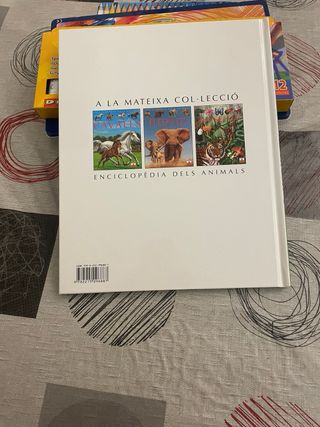 ENCICLOPEDIA DELS ANIMALS. CAVALLS   CATALÁN