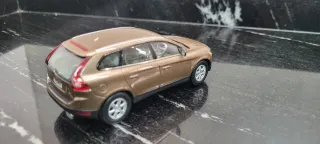 Maqueta Volvo XC60 1:43