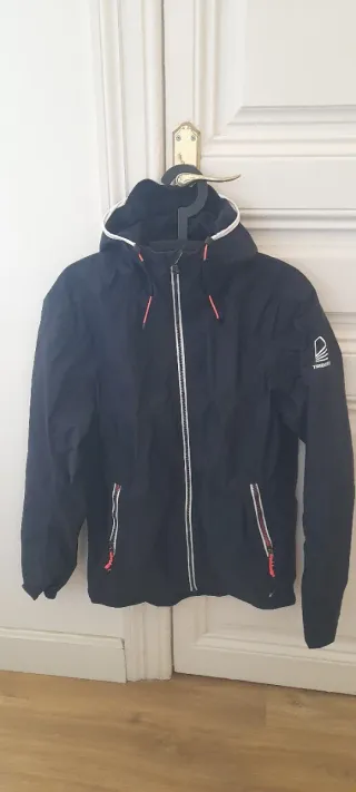 Chubasquero Cortavientos Decathlon.