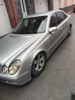 Mercedes-Benz E320 2004
