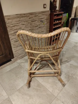Mecedora de mimbre