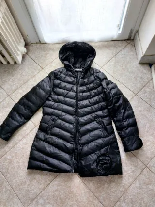Piumino donna nero taglia M Manca il gancetto