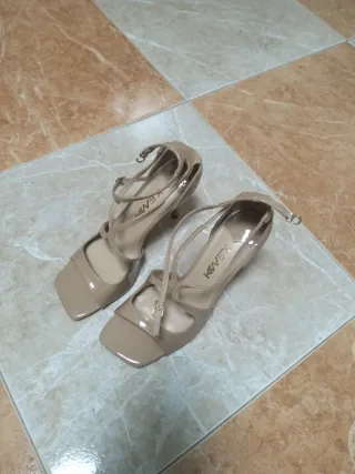 Tacones beige