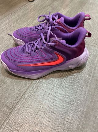 Zapatillas Nike Giannis Inmortality 4 Niñ@s Morado