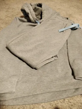 Conjunto deportivo gris talla M