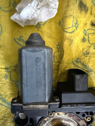 Motor elevalunas VW POLO 5 puertas