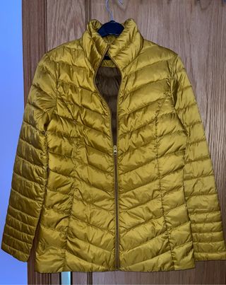 Chaqueta plumón ligera acolchada mostaza