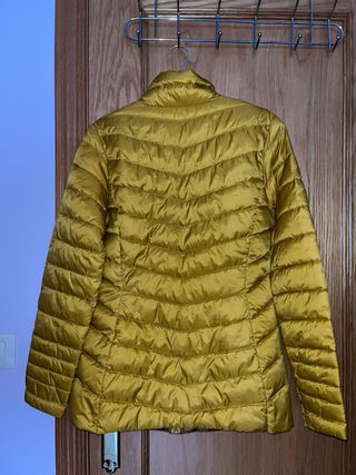 Chaqueta plumón ligera acolchada mostaza