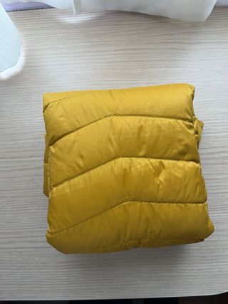 Chaqueta plumón ligera acolchada mostaza