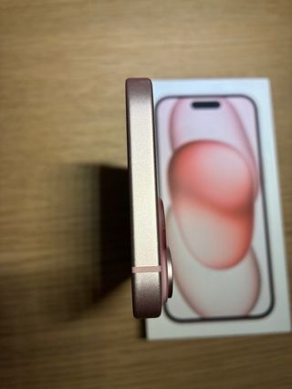 iPhone 15 Rosa 128GB – 94% batería, con caja.
