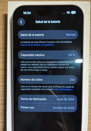 iPhone 15 Rosa 128GB – 94% batería, con caja.