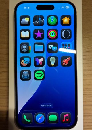 iPhone 15 Rosa 128GB – 94% batería, con caja.