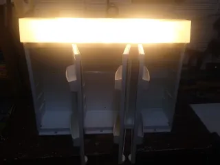 Armadio da bagno in plastica e vetro