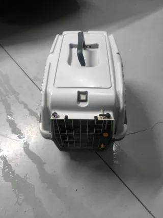 Transportín para mascotas gris y blanco