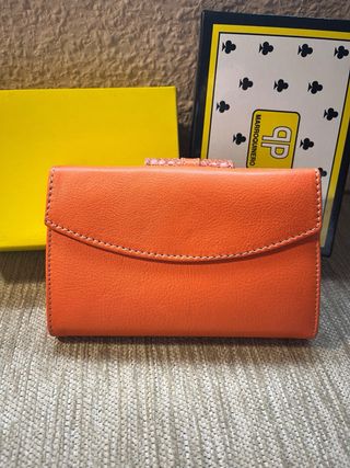 Cartera de piel naranja + pitillera de regalo