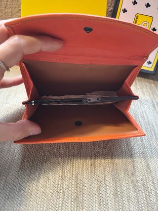 Cartera de piel naranja + pitillera de regalo
