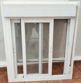 Ventanas correderas de aluminio con persianas