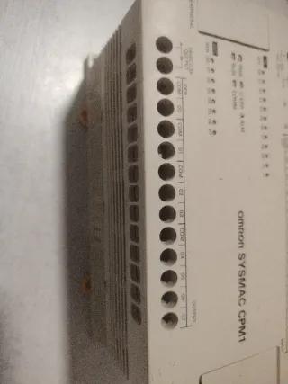 Controlador Omron SYSMAC CPM1