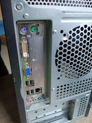 Torre PC 8GB RAM Intel Core i3 SSD