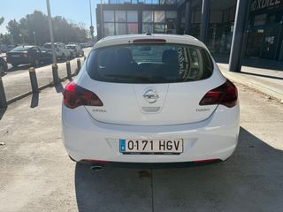 Opel Astra 2011