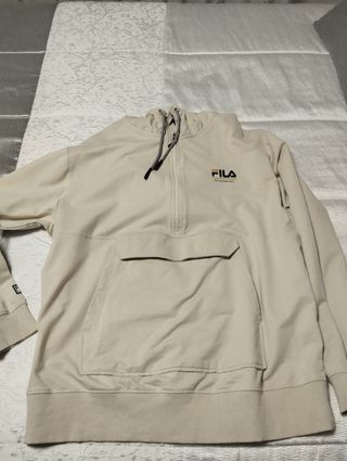 Sudadera Fila Beige con Capucha y Bolsillo