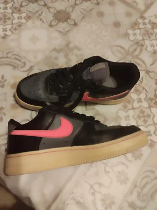 Nike Air Force 1 Negras y Rosas